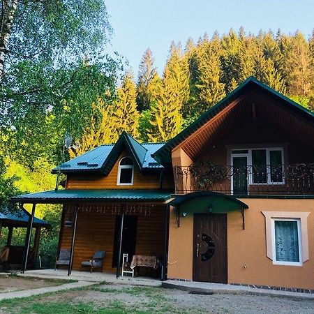Садиба У Брусків Mizhhirya  Екстериор снимка